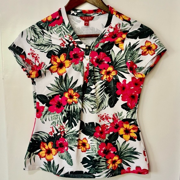 Guess| Floral Tropical Print Stretch Knit V-Neck Cap Sleeve Top Blouse Sz M - Picture 1 of 5